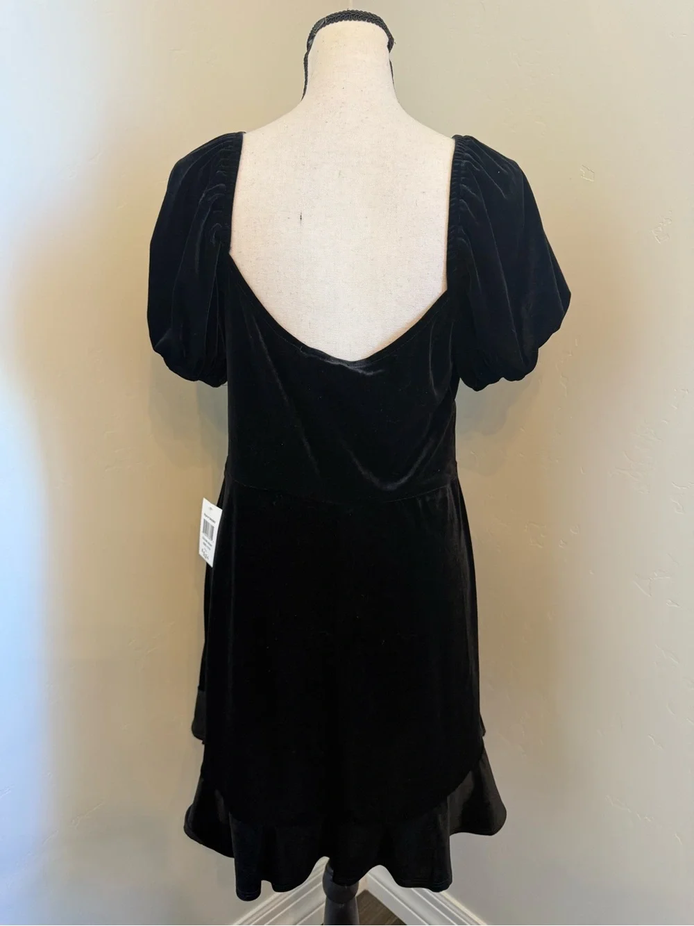 B. Darlin NWT Black Velvet Babydoll Dress Puff Sleeve Bow Mini Size 11/12
